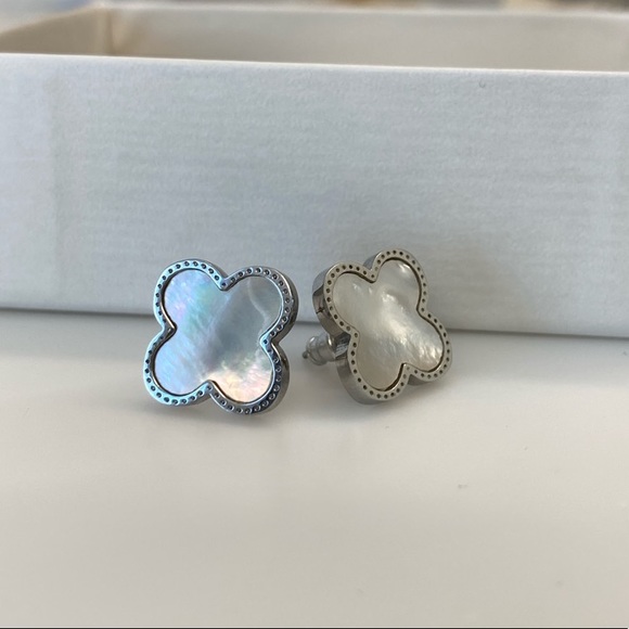 earings - Picture 1 of 2